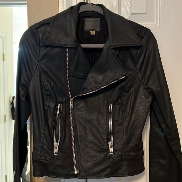 True Religion Black Leather Jacket worn one time.  Like brand NEW - Picture 8 of 9